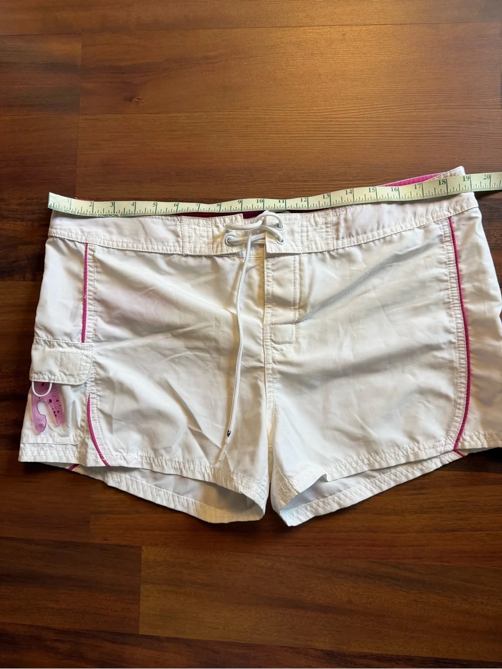 O'Neill White Women's Drawstring Board Swim Shorts With Pink Trim Y2K